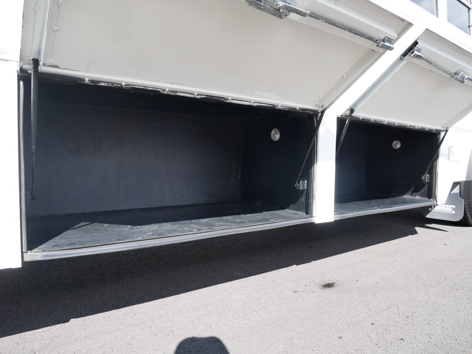 2013 Thomas Saf-T-Liner 36 Passenger + Rear luggage Bus - B55327 - Image 10