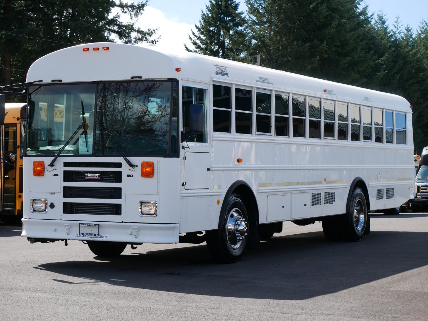 2013 Thomas Saf-T-Liner 36 Passenger + Rear luggage Bus - B55327 - Image 2