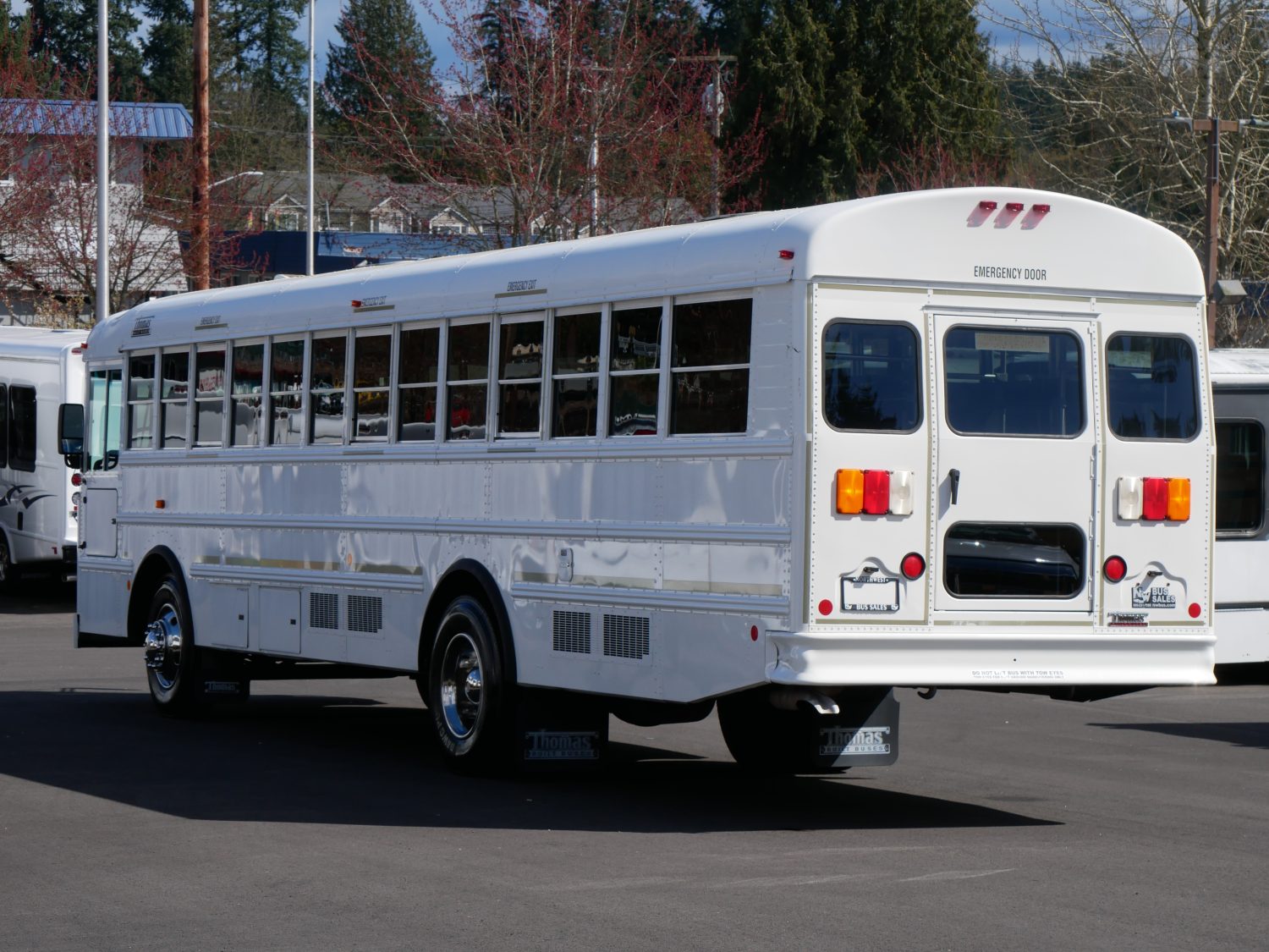 2013 Thomas Saf-T-Liner 36 Passenger + Rear luggage Bus - B55327 - Image 4