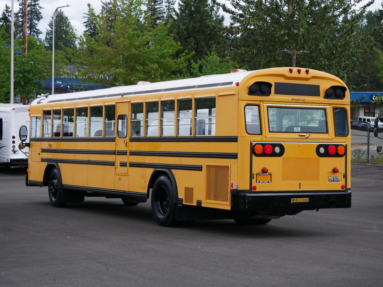 2004 Blue Bird All American 78 Passenger School Bus - B18384 - Image 4