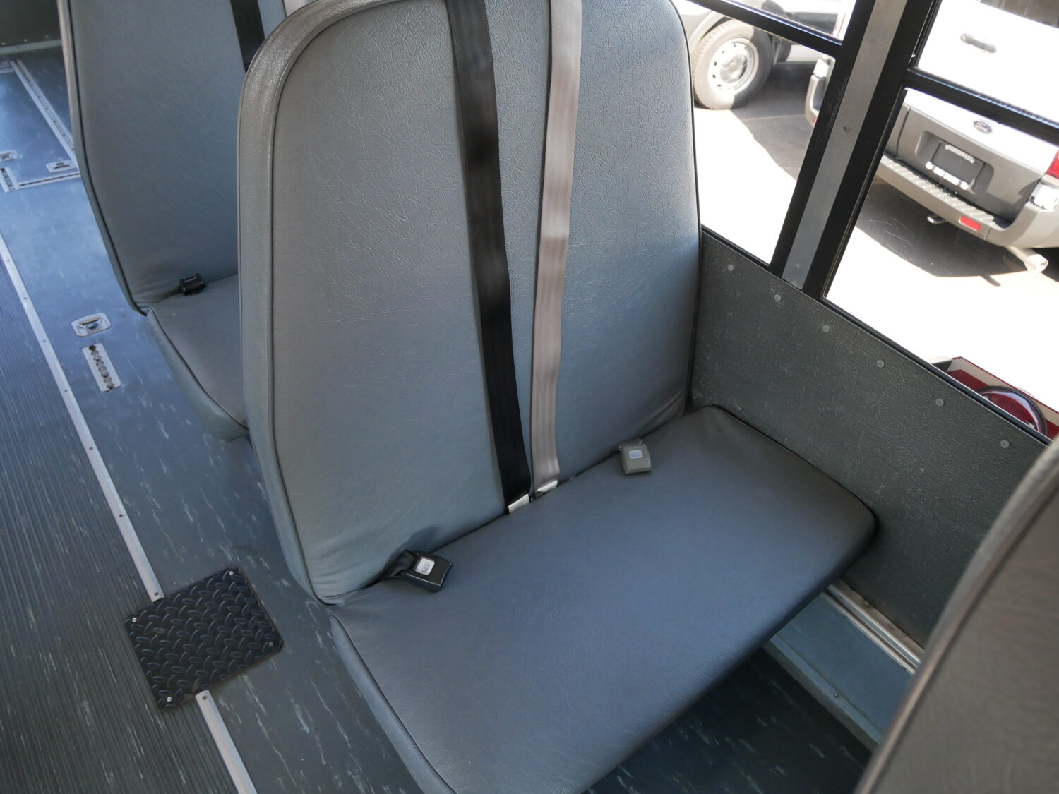 2008 Chevrolet Collins 10 Passenger + 2 Wheelchair ADA School Bus - B12292 - Image 9
