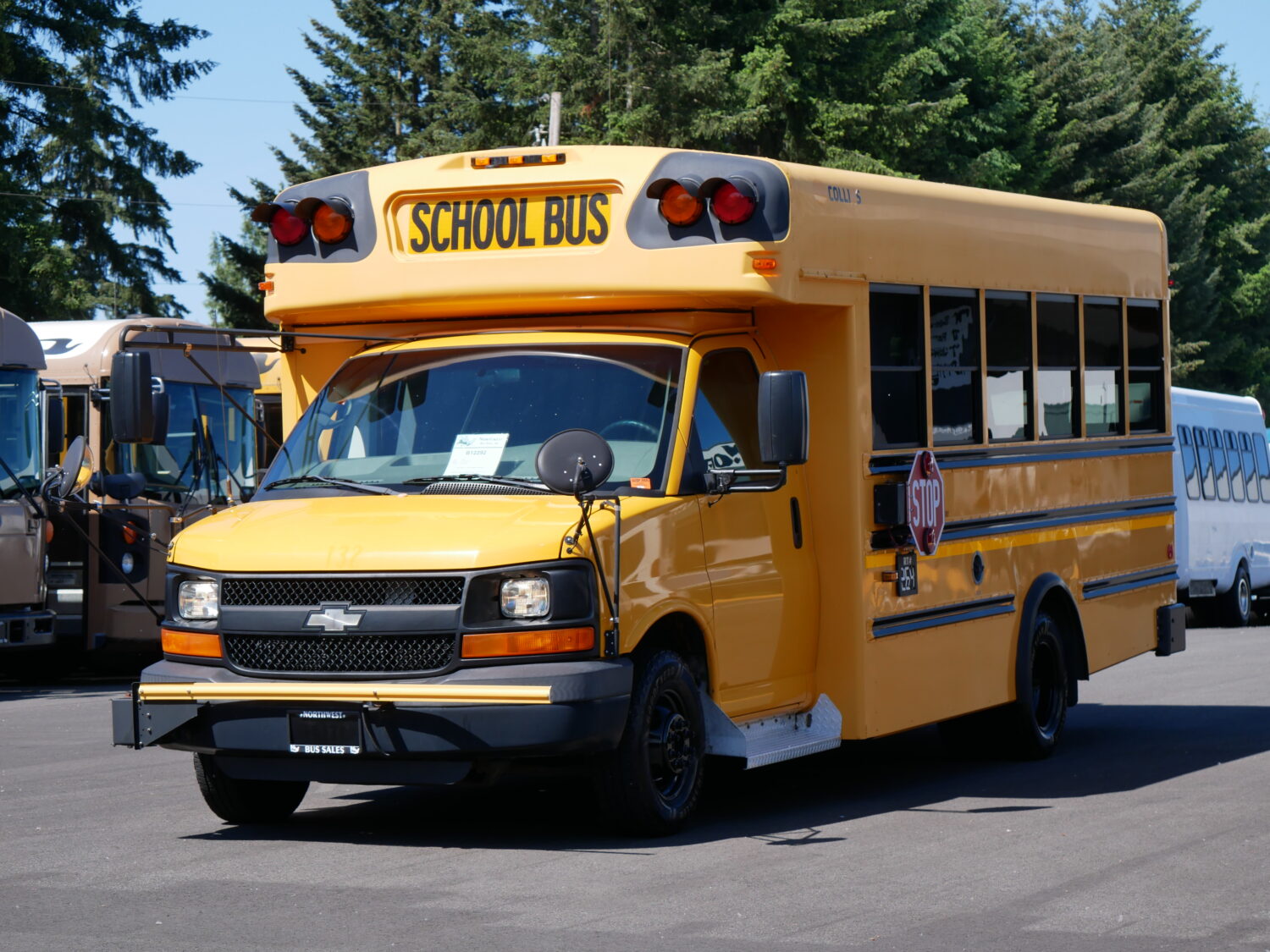 2008 Chevrolet Collins 10 Passenger + 2 Wheelchair ADA School Bus - B12292 - Image 2