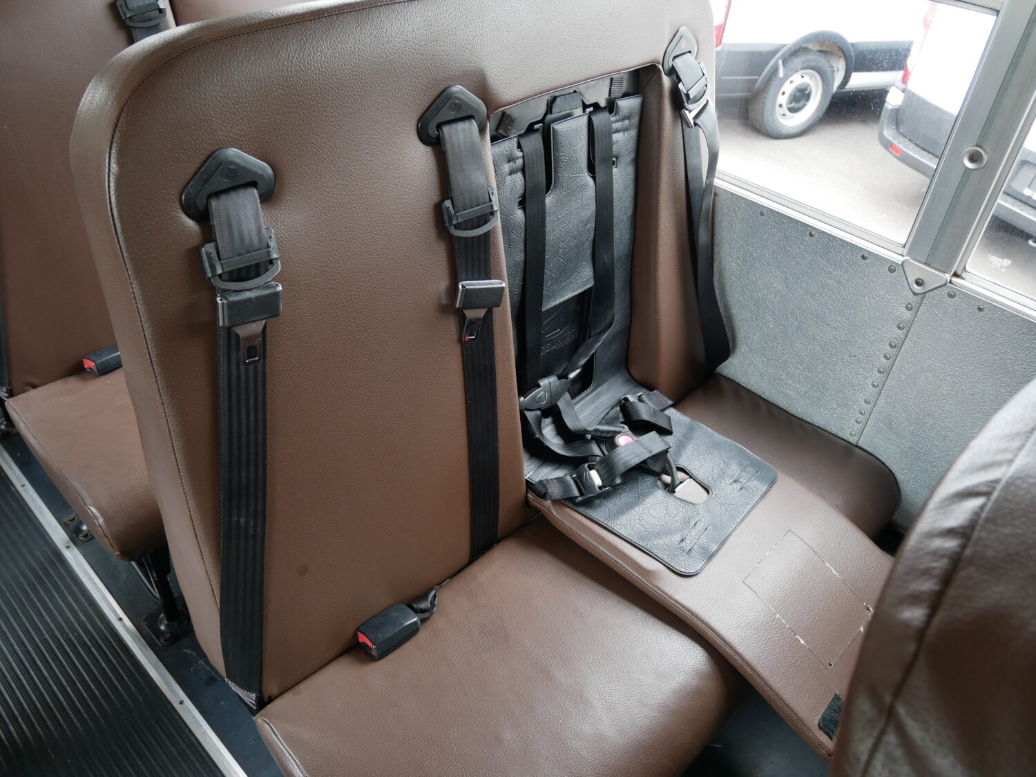 2013 Bluebird Vision 53 Passenger Short School Bus - B95917 - Image 9