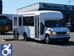 2006 Ford Starcraft Allstar 12 Passenger + 2 Wheelchair ADA Shuttle Bus - S86067